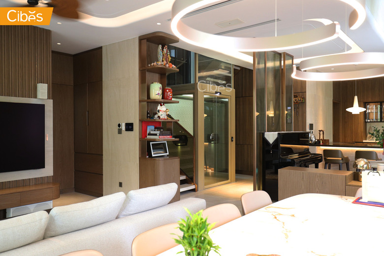thang máy trục vít